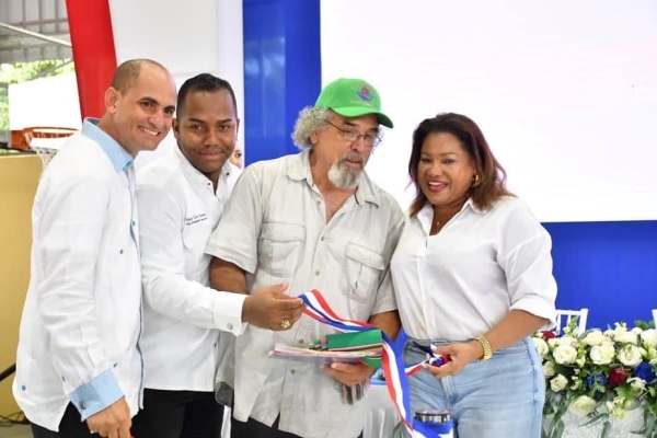 CPADB y Fundación Rogelio Cruz entregaron Polideportivo en Sabana Perdida