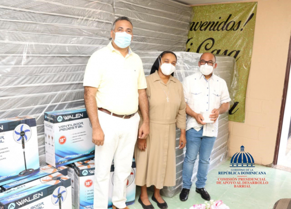 Presidente de la CPADB entregó ayuda en Casa de Acogida El Peregrino en Bayaguana