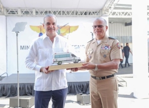 Rolfi Rojas, acompa&ntilde;a al presidente Abinader a Inauguraci&oacute;n planta ensamblaje de veh&iacute;culos militares