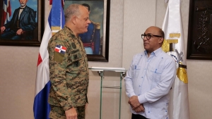 Presidente de la CPADB se re&uacute;ne con el Ministro de Defensa