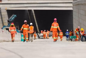 Paso a desnivel avanza