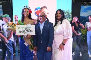 Presidente de la CPADB asiste a elecci&oacute;n y coronaci&oacute;n de reina de belleza Miss Mirada 2025