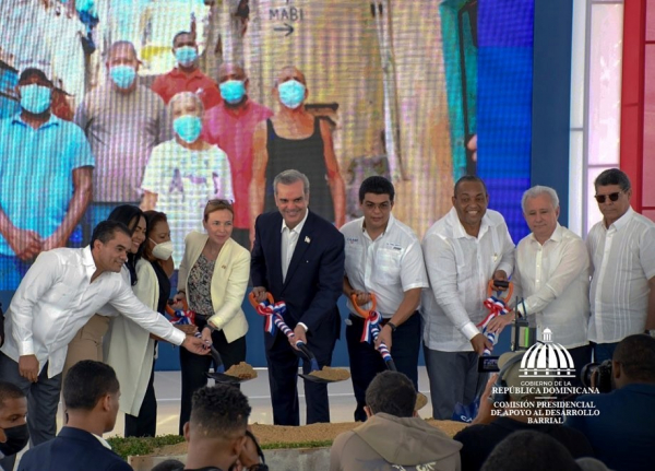 Presidente de la CPADB asistió al primer picazo inicio saneamiento cañada Guajimia