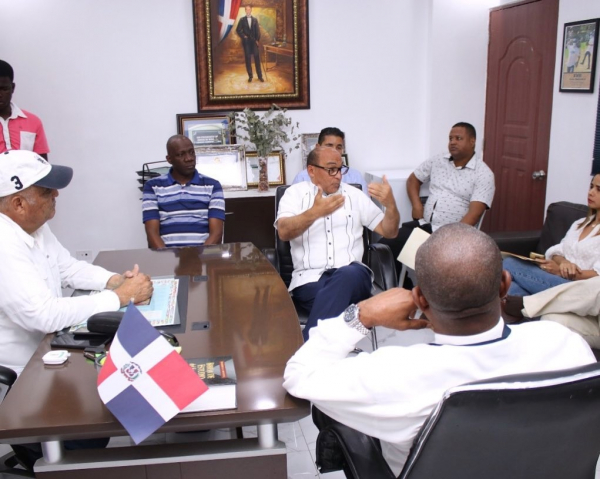 Presidente de la CPADB coordina trabajos con alcalde del municipio San Luis