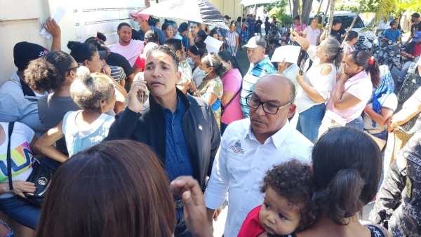 Presidente de la CPADB entregó  cheques en San José de Ocoa