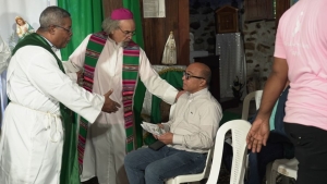 Presidente de la CPADB asiste a Eucarist&iacute;a en La Vega